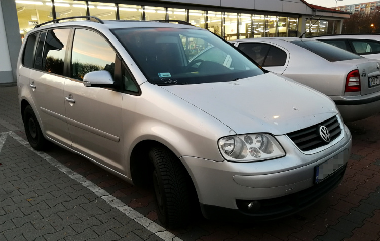 Volkswagen Touran I - Cena wymiany filtra powietrza